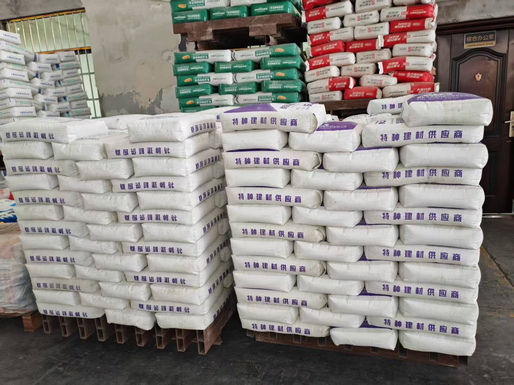 上蔡拱顶带模注浆料